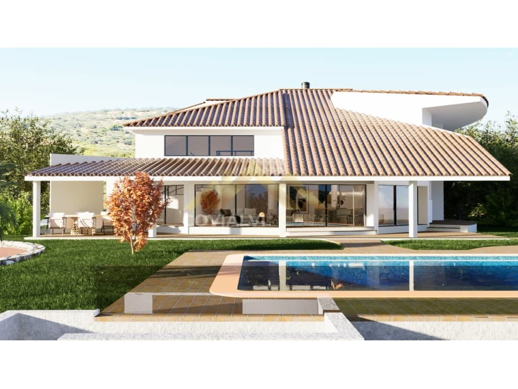 Moradia T5 remodelada com piscina e Garagem - Estói - Faro